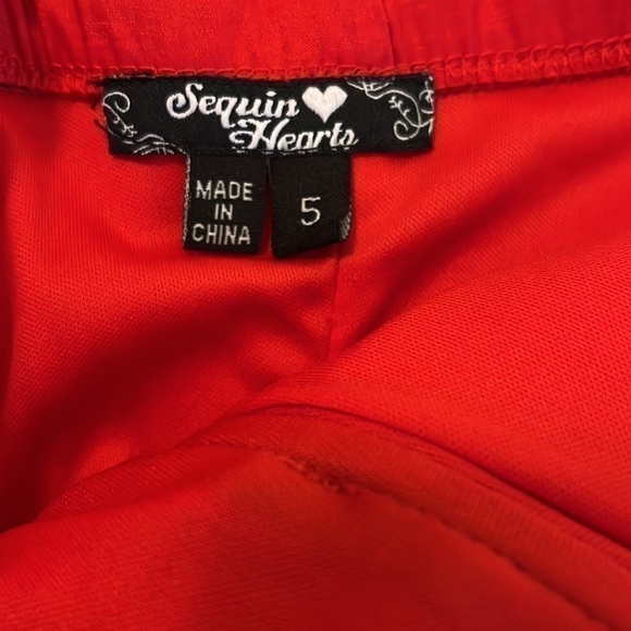 Sequin Hearts JUNIOR GIRL SIZE 5 red dress with flowers on front. - Picture 4 of 8